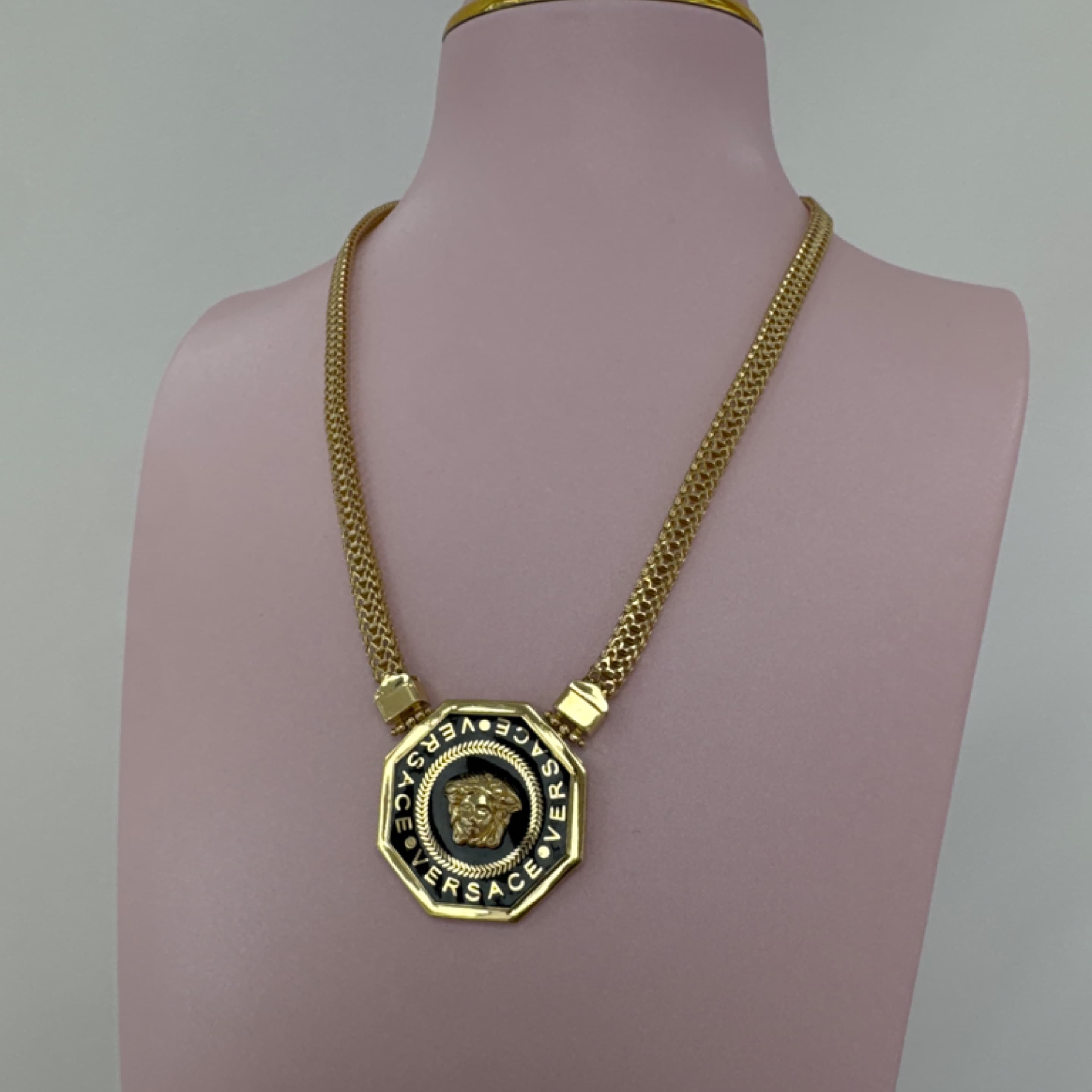 Medusa Choker 14KT