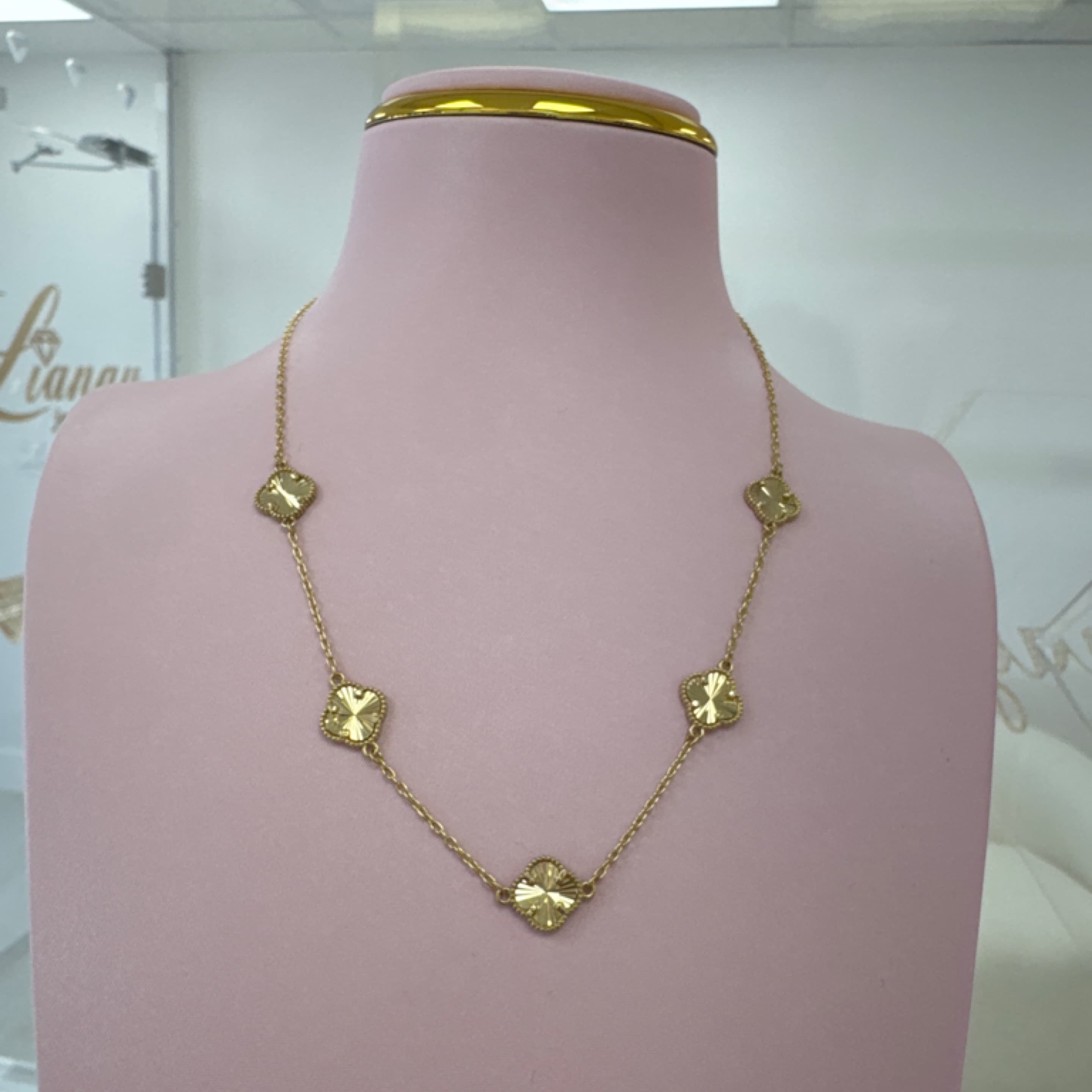 Golden small flowers chain U