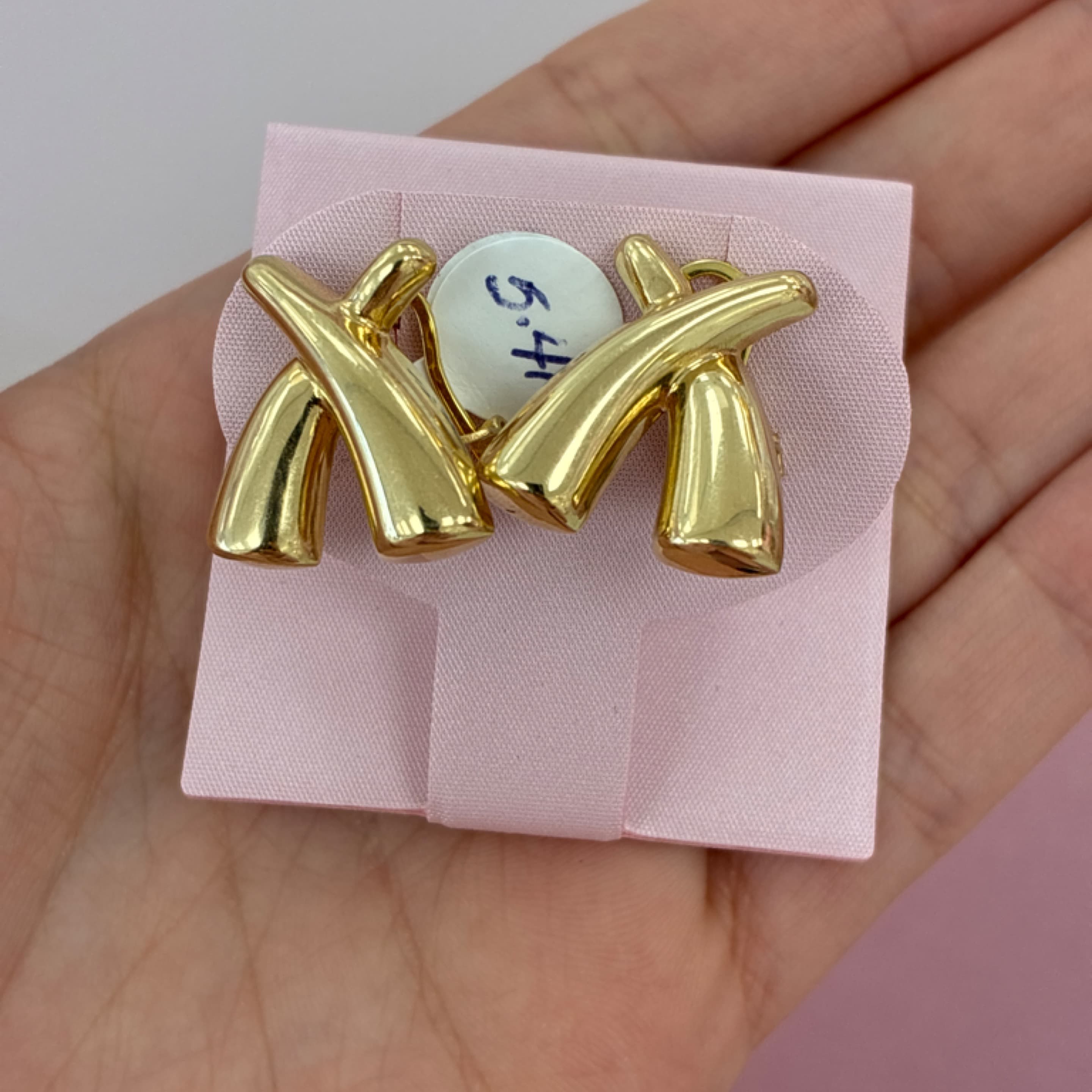 Cross earrings with omega closure 14KT
