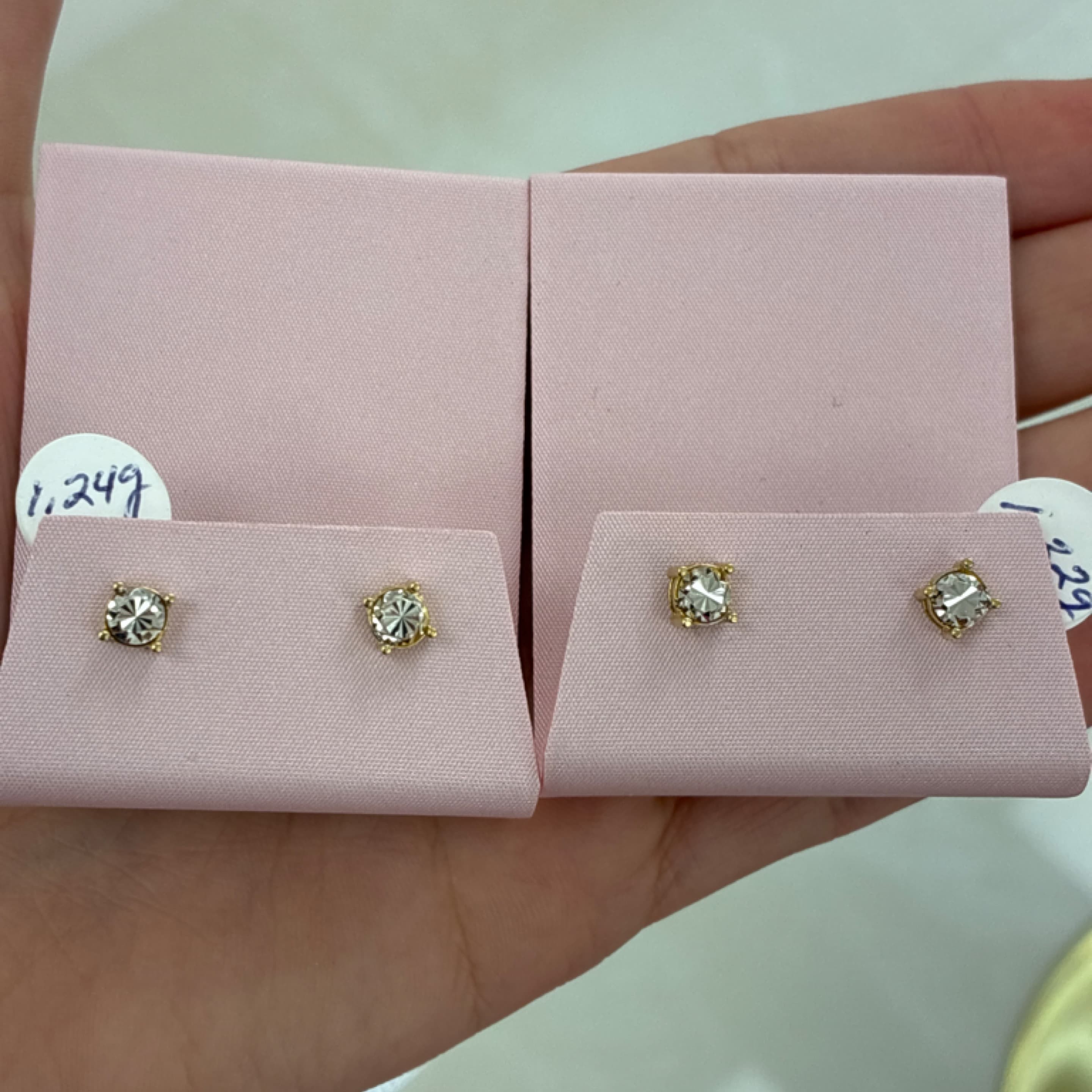 Simple earrings 10KT