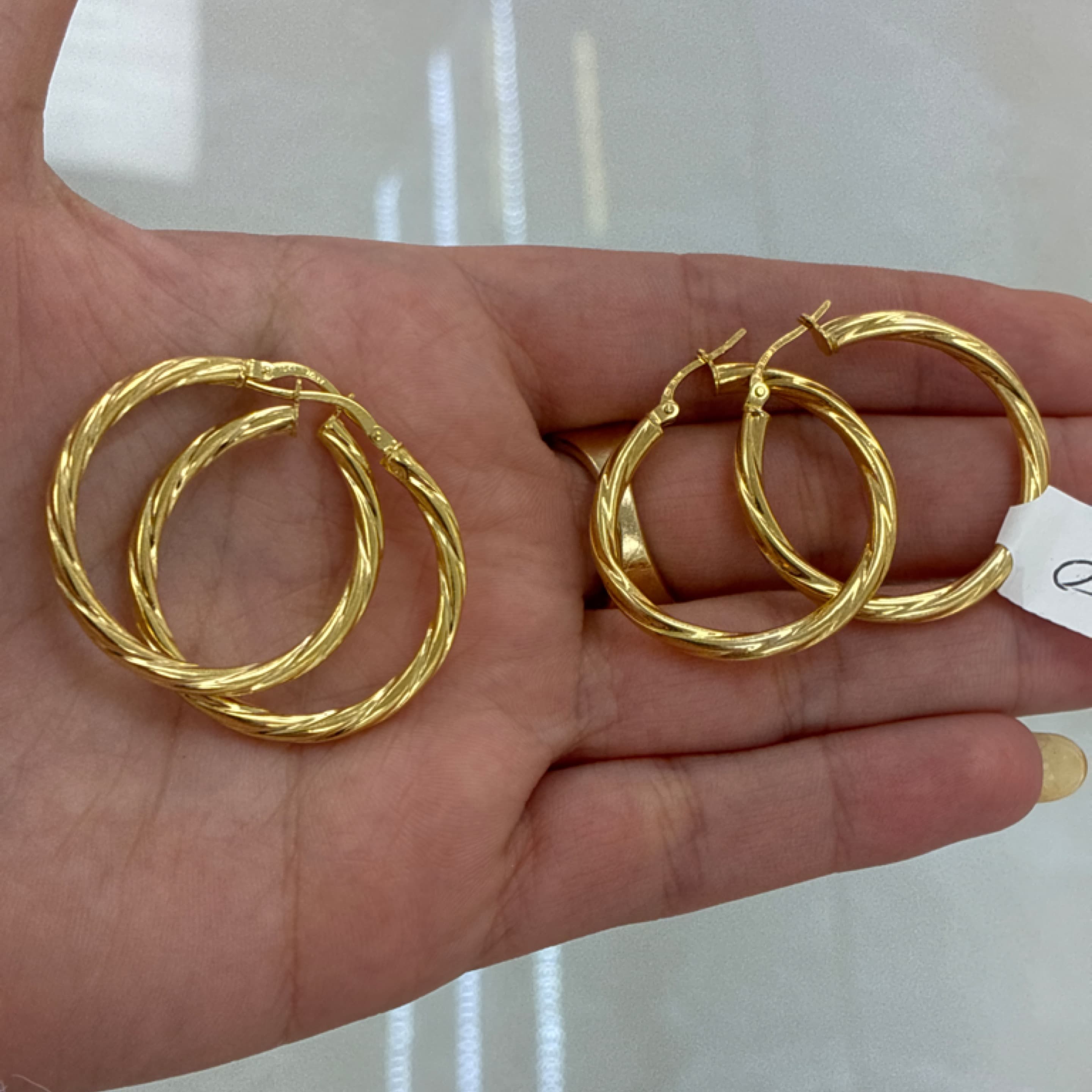 Medium Torzal Classic hoop 10KT