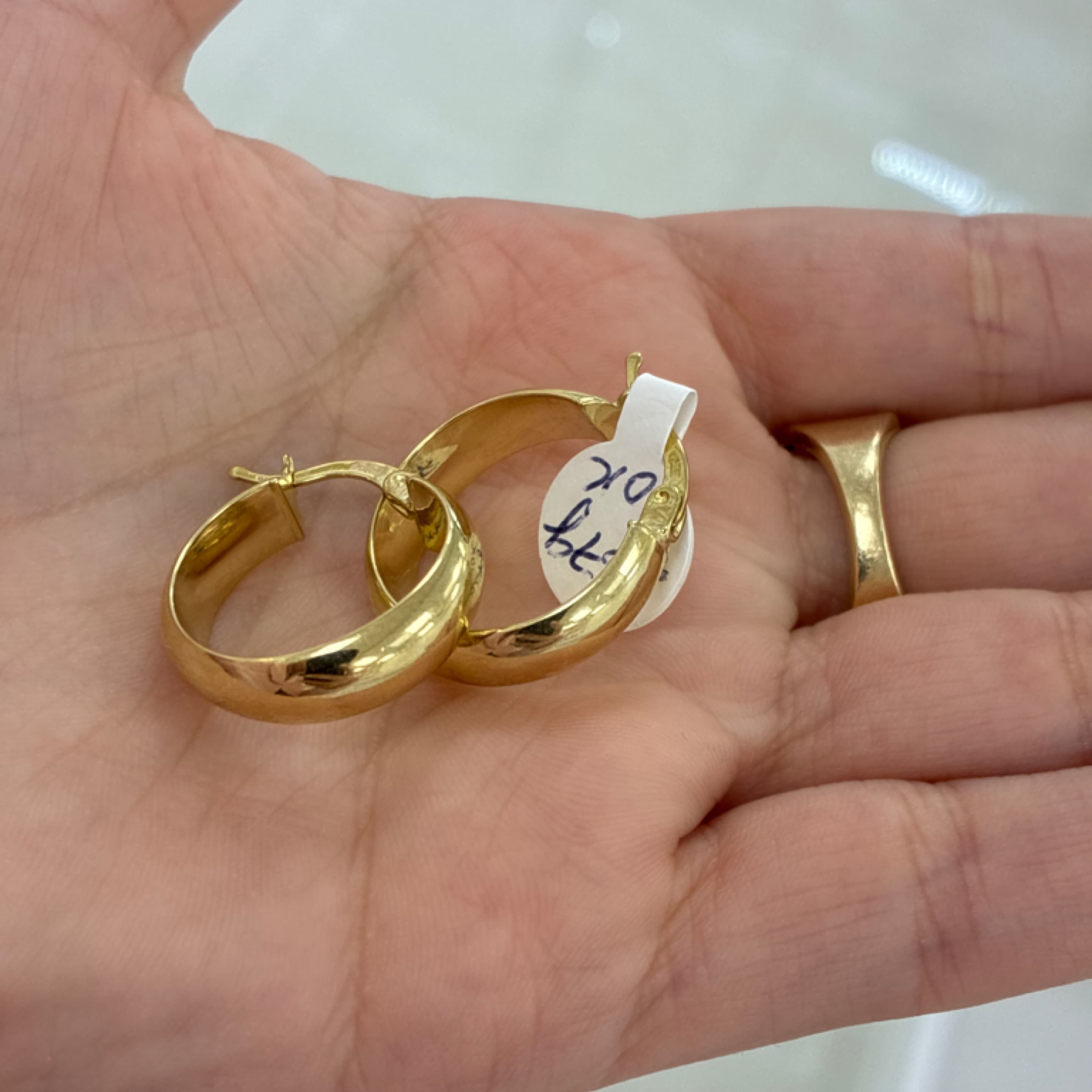 Small plain thick hoop 10KT