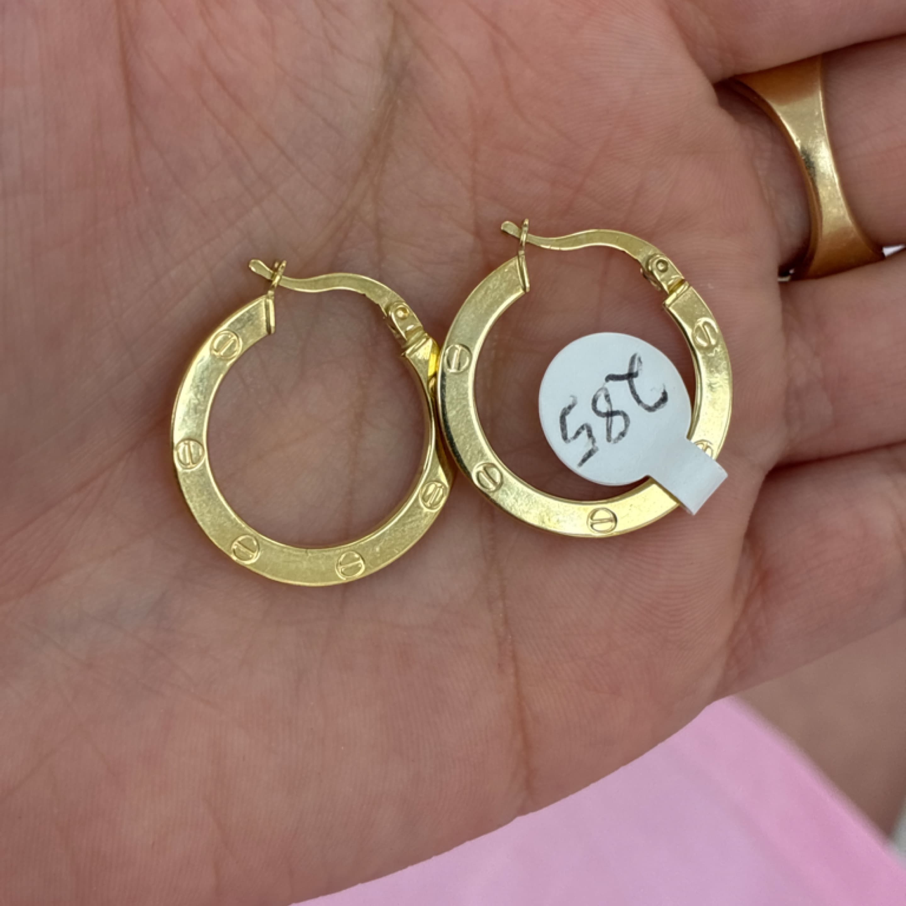Love design hoop 10KT