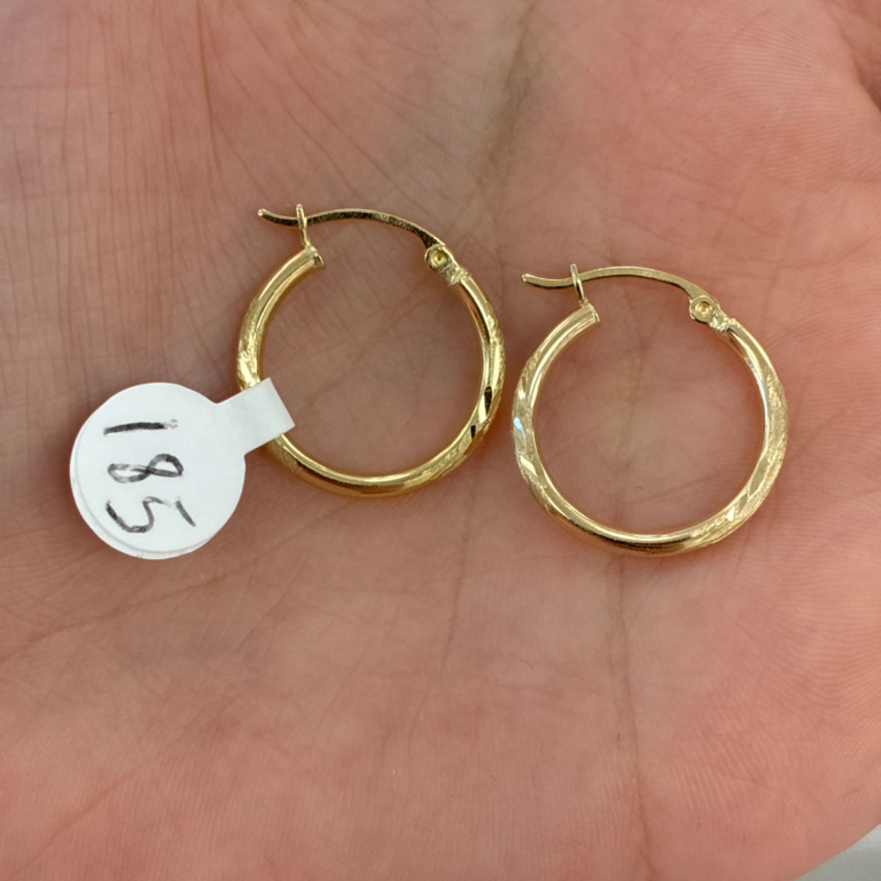 Small hoop with design 10KT